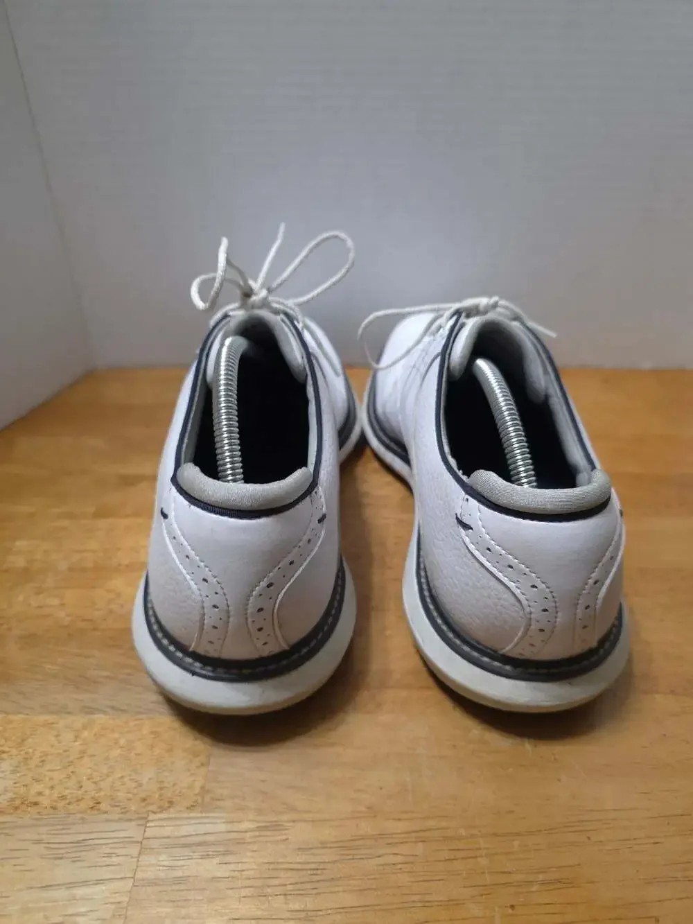 FootJoy Traditions Spikeless Golf Shoes White 57927 Men's Size 10M